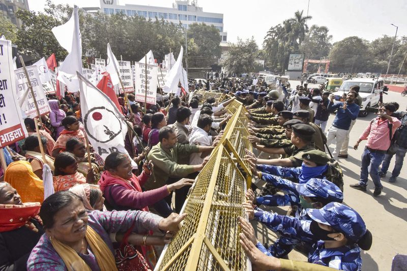 ਖੱਬੀਆਂ ਧਿਰਾਂ ਤੇ ਪੁਲੀਸ ਦਰਮਿਆਨ ਝੜਪ