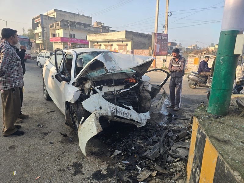 Abohar Road Accident: ਅਬੋਹਰ ਵਿੱਚ ਭਿਆਨਕ ਹਾਦਸਾ: ਡਿਵਾਈਡਰ ਨਾਲ ਟਕਰਾਈ ਤੇਜ਼ ਰਫ਼ਤਾਰ ਕਾਰ; ਦੋ ਸਗੇ ਭਰਾਵਾਂ ਸਮੇਤ 3 ਦੀ ਮੌਤ