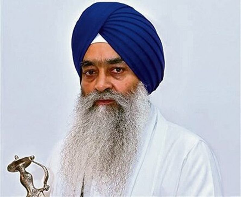 ਹੈੱਡ ਗ੍ਰੰਥੀ ਗਿਆਨੀ ਰਘਬੀਰ ਸਿੰਘ ਦੀਆਂ ਸੇਵਾਵਾਂ ਖ਼ਤਮ