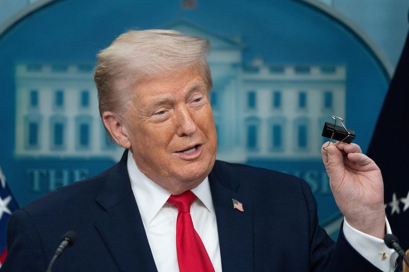 US Supports Pakistan: ‘ਉਹ ਮਹਾਨ ਹਨ’: Trump ਵੱਲੋਂ ਸ਼ਾਹਬਾਜ਼ ਸ਼ਰੀਫ ਅਤੇ ਅਸੀਮ ਮੁਨੀਰ ਦੀ ਸ਼ਲਾਘਾ