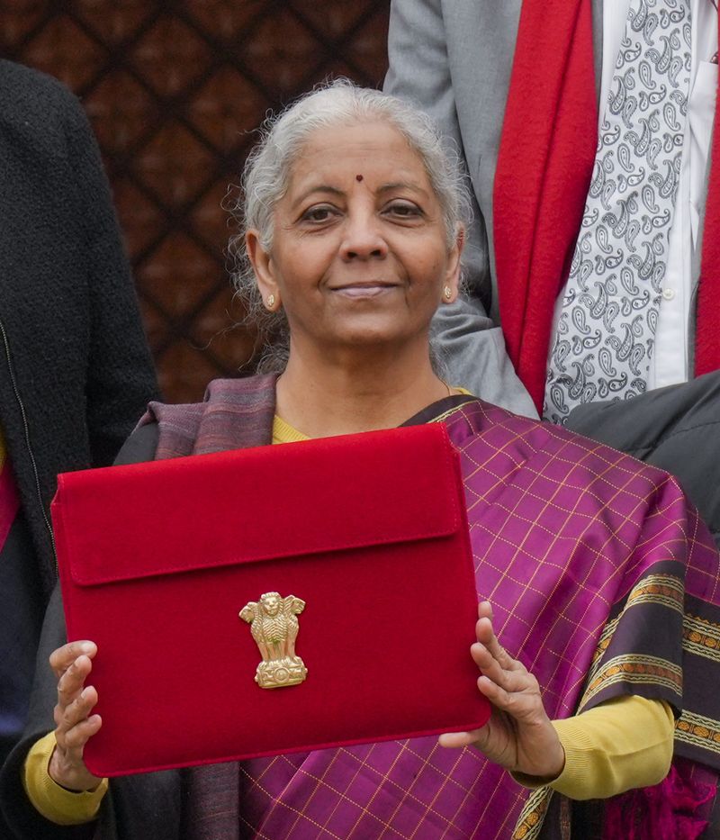 ਸੀਤਾਰਾਮਨ ਦਾ ਸੰਡੇ ਸਪੈਸ਼ਲ ਬਜਟ :ਵਿਕਸਿਤ ਭਾਰਤ ਲਈ ਨਿਰਮਾਣ ਨੂੰ ਹੁਲਾਰਾ ਦੇਣ ’ਤੇ ਜ਼ੋਰ