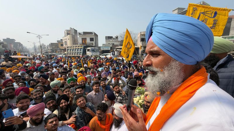 ਪ੍ਰੀ-ਵੈਡਿੰਗ: ਮਜੀਠੀਆ ਵੱਲੋਂ ਬਟਾਲਾ ਮਾਰਕੀਟ ਕਮੇਟੀ ਦੇ ਚੇਅਰਮੈਨ ਨੂੰ ਮੁਅੱਤਲ ਕਰਨ ਦੀ ਮੰਗ