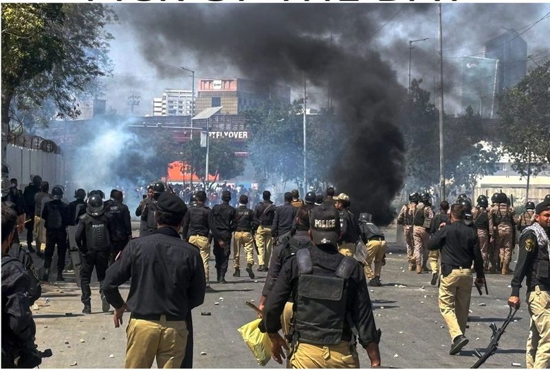 ਕਰਾਚੀ ’ਚ ਅਮਰੀਕੀ ਦੂਤਾਵਾਸ ’ਤੇ ਹਮਲਾ, 10 ਮੁਜ਼ਾਹਰਾਕਾਰੀਆਂ ਦੀ ਮੌਤ