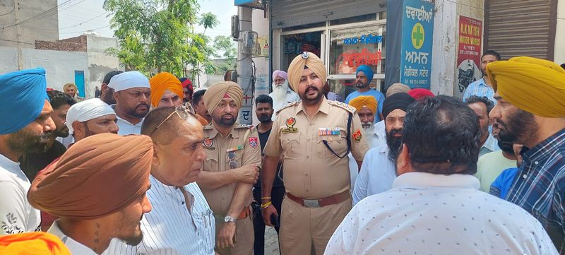 Khanna News: ਖੰਨਾ ‘ਚ ਗੁਟਕਾ ਸਾਹਿਬ ਦੇ ਅੰਗ ਗਲੀਆਂ ‘ਚ ਖਿਲਰੇ ਮਿਲੇ, ਪੁਲੀਸ ਵੱਲੋਂ ਜਾਂਚ ਜਾਰੀ