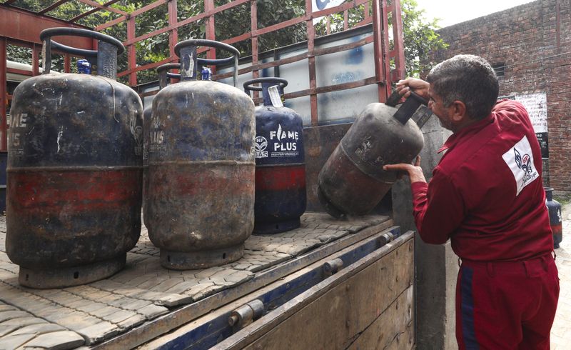 ਗੈਸ ਵੰਡ ’ਚ ਤਬਦੀਲੀ, ਐੱਲ ਪੀ ਜੀ ਉਤਪਾਦਨ ਨੂੰ ਮਿਲੇਗੀ ਤਰਜੀਹ