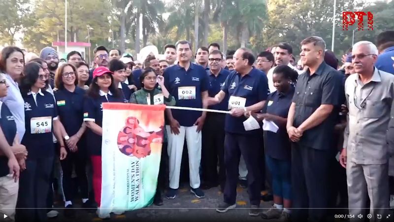 ਮਹਿਲਾ ਦਿਵਸ: ਸੀਜੇਆਈ ਸੂਰਿਆ ਕਾਂਤ ਨੇ ਚੰਡੀਗੜ੍ਹ ਵਿੱਚ ਵਾਕਾਥਨ ਨੂੰ ਹਰੀ ਝੰਡੀ ਵਿਖਾ ਕੇ ਕੀਤਾ ਰਵਾਨਾ