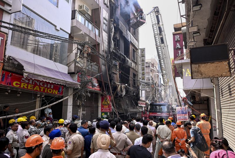 ਦਿੱਲੀ ਵਿੱਚ ਅੱਗ ਲੱਗਣ ਕਾਰਨ ਪਰਿਵਾਰ ਦੇ ਨੌਂ ਜੀਆਂ ਦੀ ਮੌਤ