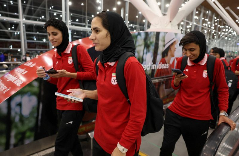 ਇਰਾਨੀ ਮਹਿਲਾ ਫੁਟਬਾਲ ਟੀਮ ਦੇ ਬਹੁਤੇ ਮੈਂਬਰ ਆਸਟਰੇਲੀਆ ਤੋਂ ਰਵਾਨਾ