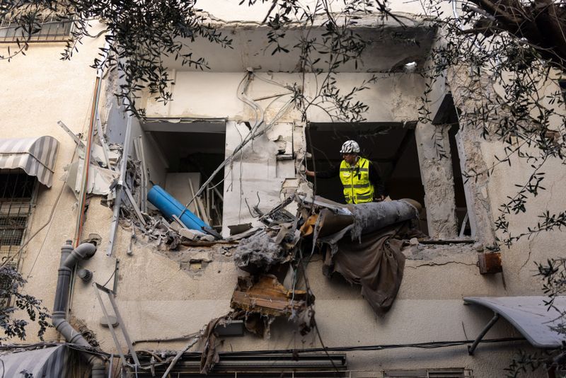 ਇਰਾਨ ਜੰਗ ਕਾਰਨ ਤੇਲ 25 ਫੀਸਦ ਮਹਿੰਗਾ, ਸੋਨਾ ਹੋਇਆ ਸਸਤਾ