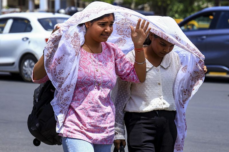 Chandigarh-Punjab Weather: ਸਿਟੀ ਬਿਊਟੀਫੁੱਲ: ਤੇਜ਼ ਧੁੱਪ ਤੇ ਗਰਮੀ ਫੁੱਲ