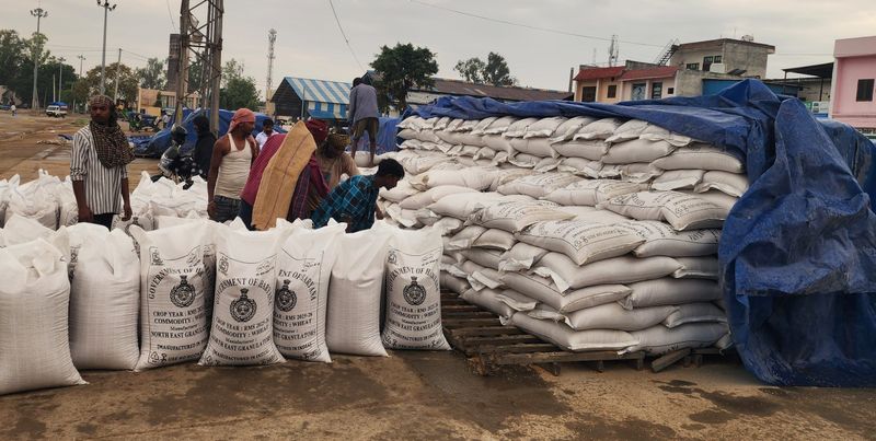 ਰਾਤ ਭਰ ਮੀਂਹ ਵਰਿ੍ਹਆ; ਦਿਨੇ ਚੱਲੀਆਂ ਸੀਤ ਹਵਾਵਾਂ