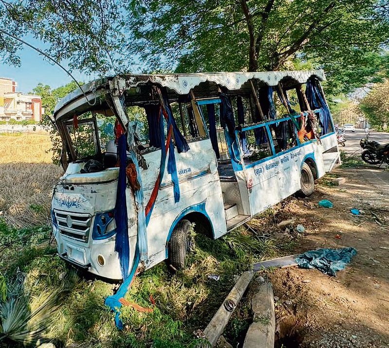 Bus Accident in Punjab: ਪਰਿਵਾਰ ਦੇ ਤਿੰਨ ਜੀਆਂ ਸਣੇ ਅੱਠ ਹਲਾਕ