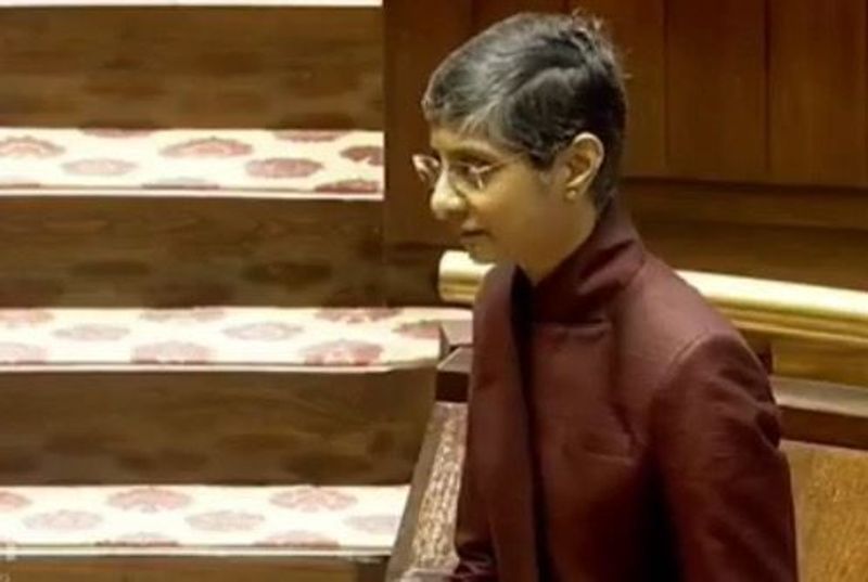 ਮੇਨਕਾ ਗੁਰੂਸਵਾਮੀ: ਭਾਰਤ ਦੀ ਪਹਿਲੀ Openly queer ਰਾਜ ਸਭਾ ਮੈਂਬਰ ਨੇ ਚੁੱਕੀ ਸਹੁੰ