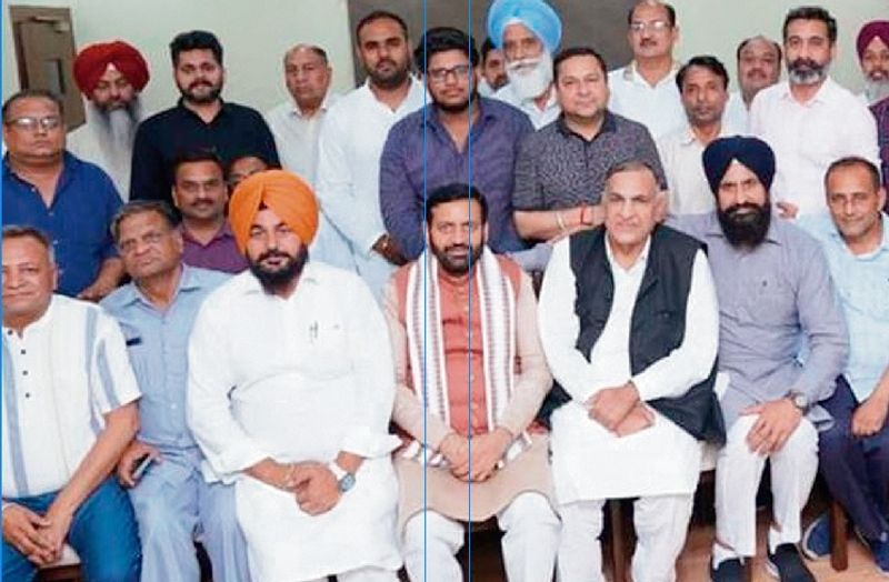 Bhagwant mann ਤੇ ਹੜਤਾਲੀ ਆੜ੍ਹਤੀਆਂ ਵਿਚਾਲੇ ਖੜਕੀ