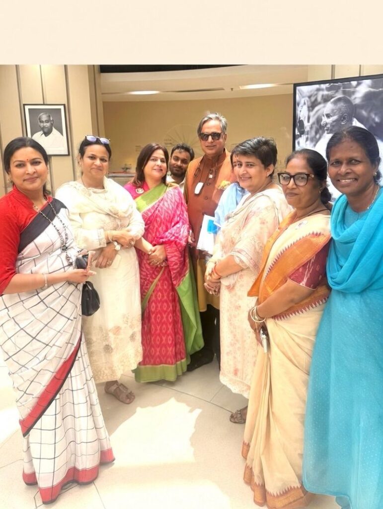 Women’s Reservation Row: ਸ਼ਸ਼ੀ ਥਰੂਰ ਨੂੰ ਮਿਲਿਆ ਮਹਿਲਾ ਕਾਂਗਰਸ ਦਾ ਵਫ਼ਦ; ਸਿਆਸੀ ਭਾਗੀਦਾਰੀ ਵਧਾਉਣ ਦਾ ਭਰੋਸਾ