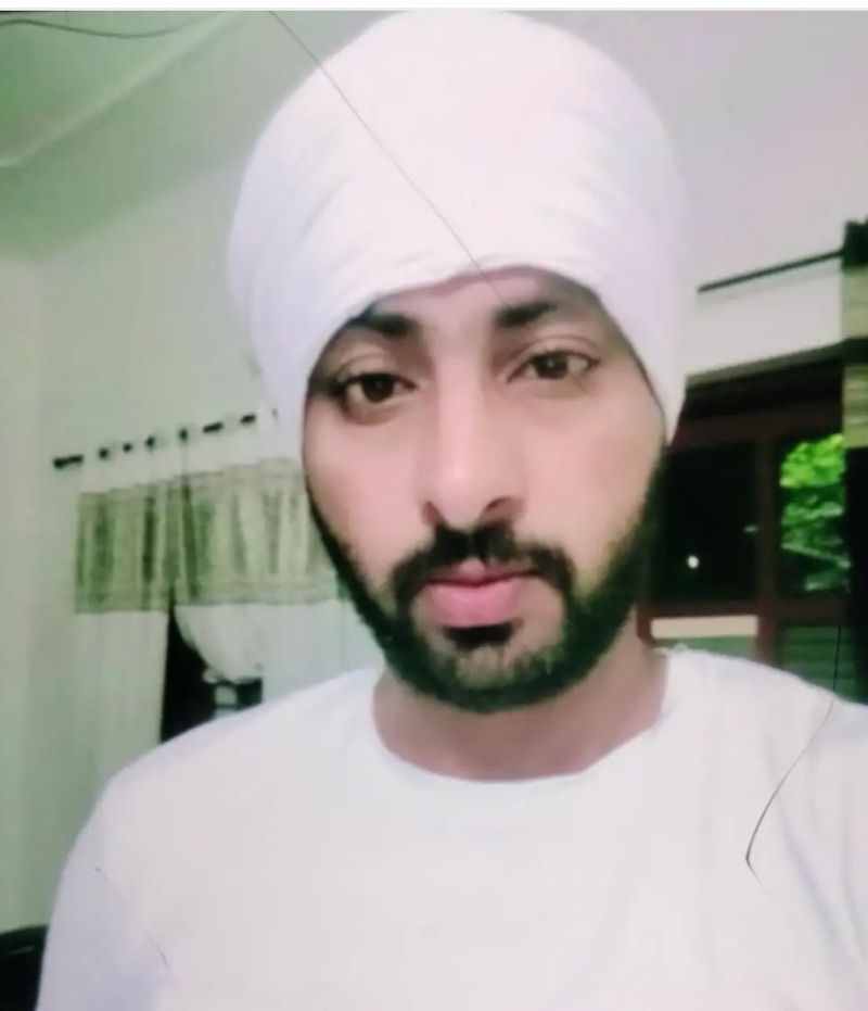 ਸੇਵਾਮੁਕਤ ਫ਼ੌਜੀ ਨੇ ਪੁੱਤ ਨੂੰ ਗਲੀ ’ਚ ਦੌੜਾ ਕੇ ਗੋਲੀਆਂ ਨਾਲ ਭੁੰਨਿਆ, ਬਾਅਦ ਵਿੱਚ ਜ਼ਹਿਰ ਖਾ ਕੀਤੀ ਖ਼ੁਦਕੁਸ਼ੀ