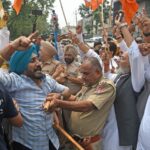 AAP ਵੱਲੋਂ BJP ਦਫ਼ਤਰਾਂ ਅੱਗੇ ਮੁਜ਼ਾਹਰੇ