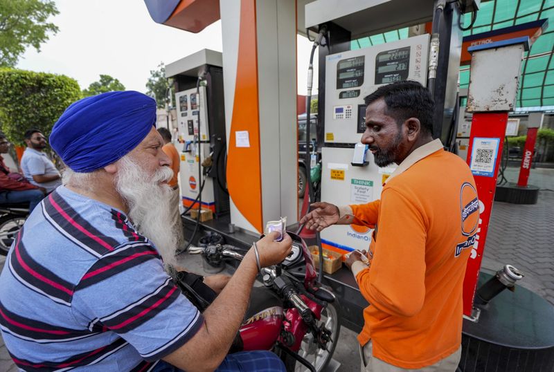 Petrol-Diesel ਤਿੰਨ ਰੁਪਏ ਫ਼ੀ ਲਿਟਰ ਮਹਿੰਗੇ