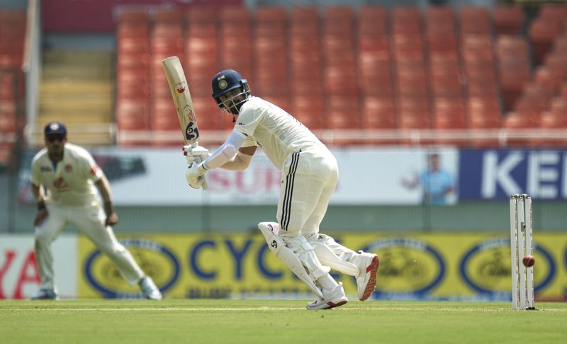 IND vs AFG Test Match: ਮੁੱਲਾਂਪੁਰ ਵਿਖੇ ਪਹਿਲੇ ਟੈਸਟ ਮੈਚ ਦੌਰਾਨ ਟਾਸ ਜਿੱਤ ਕੇ ਭਾਰਤ ਨੇ ਪਹਿਲਾਂ ਬੱਲੇਬਾਜ਼ੀ ਚੁਣੀ, ਦਰਸ਼ਕਾਂ ਦੀ ਘੱਟ ਹਾਜ਼ਰੀ