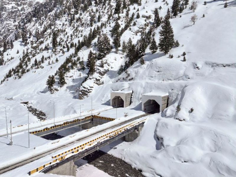 Zojila Tunnel Breakthrough: 11,578 ਫੁੱਟ ਦੀ ਉਚਾਈ ‘ਤੇ ਜ਼ੋਜੀਲਾ ਸੁਰੰਗ ਦੀ ਆਖਰੀ ਖੁਦਾਈ ਦਾ ਕੰਮ ਮੁਕੰਮਲ