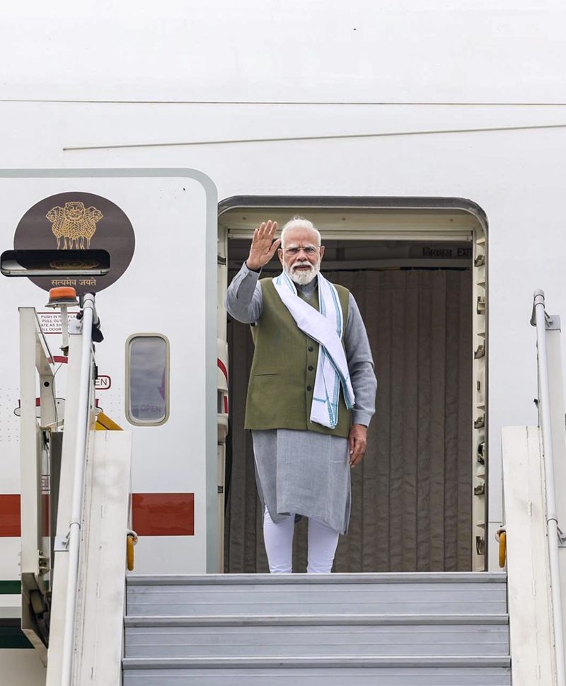 ਪ੍ਰਧਾਨ ਮੰਤਰੀ Narendra Modi ਫਰਾਂਸ, ਸਲੋਵਾਕੀਆ ਅਤੇ G-7 ਸੰਮੇਲਨ ਲਈ ਰਵਾਨਾ