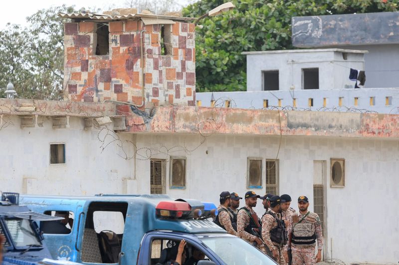 Karachi ਵਿੱਚ ਨੀਮ ਫ਼ੌਜੀ ਬਲ ਦੇ ਕੈਂਪ ’ਤੇ Terror Attack, 6 ਹਲਾਕ