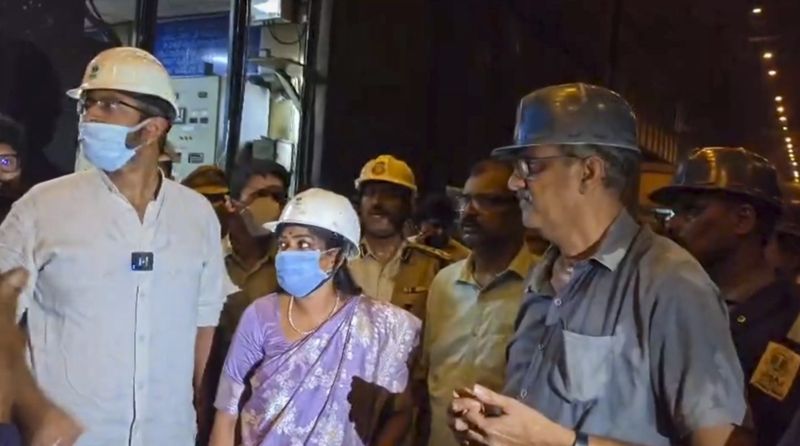 ਗਰਮ ਲੋਹਾ ਡਿੱਗਣ ਕਾਰਨ Eight workers killed