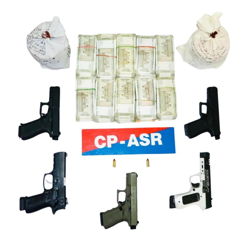 Amritsar Police ਵੱਲੋਂ ਸਰਹੱਦ ਪਾਰੋਂ ਹਥਿਆਰ, ਨਸ਼ਾ ਅਤੇ ਹਵਾਲਾ ਨੈੱਟਵਰਕ ਦਾ ਪਰਦਾਫਾਸ਼; ਅਫ਼ਗਾਨ ਨਾਗਰਿਕ ਸਮੇਤ 6 ਕਾਬੂ