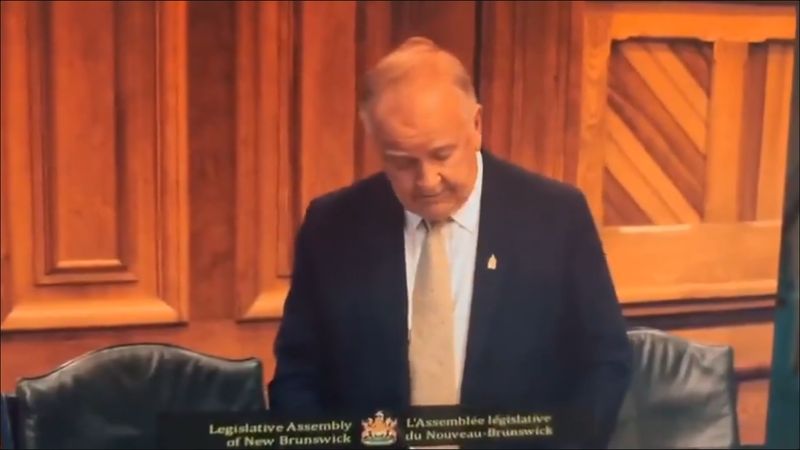 Canadian MLA AI ਦੇ ਨਿਰਦੇਸ਼ਾਂ ਨੂੰ ਹੀ ਵਿਧਾਨ ਸਭਾ ’ਚ ਪੜ੍ਹ ਬੈਠਾ, ਵੀਡੀਓ ਵਾਇਰਲ
