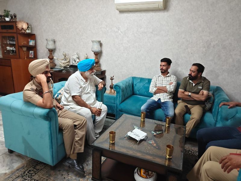 GMADA ਦਫ਼ਤਰ ਅੱਗੇ ਲੱਗਣ ਵਾਲੇ ਧਰਨੇ ਤੋਂ ਪਹਿਲਾਂ ਕਿਸਾਨਾਂ ਦੀ ਫੜੋ-ਫੜੀ ਸ਼ੁਰੂ