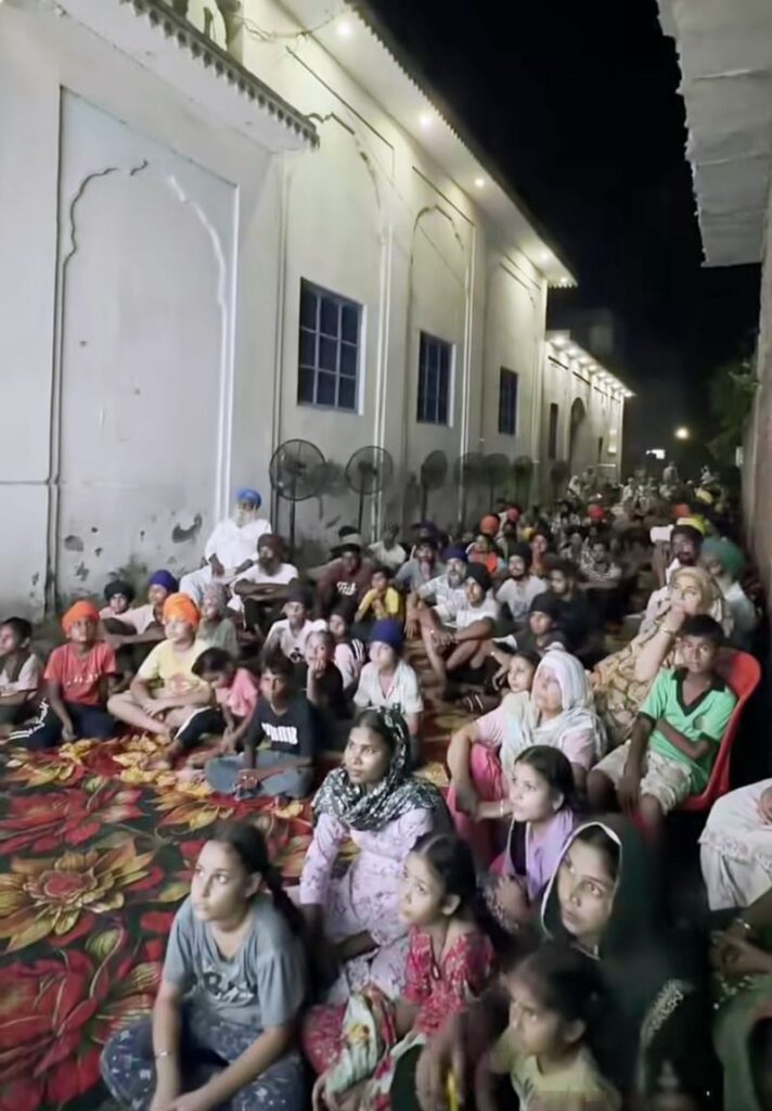 ਓਟੀਟੀ ਤੋਂ ਹਟਾਏ ਜਾਣ ਤੋਂ ਬਾਅਦ ਵੀ ਪਿੰਡਾਂ ਵਿੱਚ Diljit Dosanjh ਦੀ ਫ਼ਿਲਮ ‘Satluj’ ਦੀਆਂ ਜਨਤਕ ਸਕ੍ਰੀਨਿੰਗਾਂ ਜਾਰੀ
