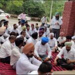 ਜ਼ਮੀਨੀ ਵਿਵਾਦ ਦੌਰਾਨ ਵਕੀਲ ਦੇ ਪਰਿਵਾਰ ਦੀ ਕੁੱਟਮਾਰ: ਕਾਰਵਾਈ ਨਾ ਹੋਣ ’ਤੇ ਵਕੀਲਾਂ ਨੇ ਘੇਰਿਆ ਥਾਣਾ