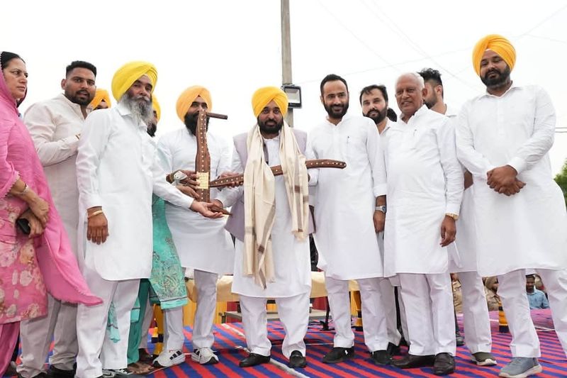 Punjab Women Rs1000 Scheme: ਅੱਜ ਤੋਂ ਖਾਤਿਆਂ ਵਿੱਚ ਆਉਣੇ ਸ਼ੁਰੂ ਹੋਣਗੇ ਹਜ਼ਾਰ-ਹਜ਼ਾਰ ਰੁਪਏ: ਮਾਨ