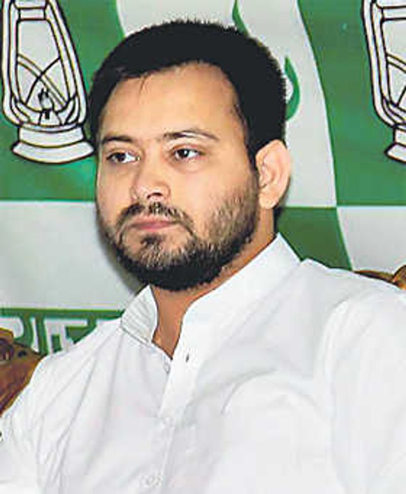 Tejashwi Yadav Detained: ਨੀਟ ਪੇਪਰ ਲੀਕ ਵਿਰੁੱਧ ਪ੍ਰਦਰਸ਼ਨ ਦੌਰਾਨ ਤੇਜਸਵੀ ਯਾਦਵ ਨੂੰ ਹਿਰਾਸਤ ਵਿੱਚ ਲਿਆ