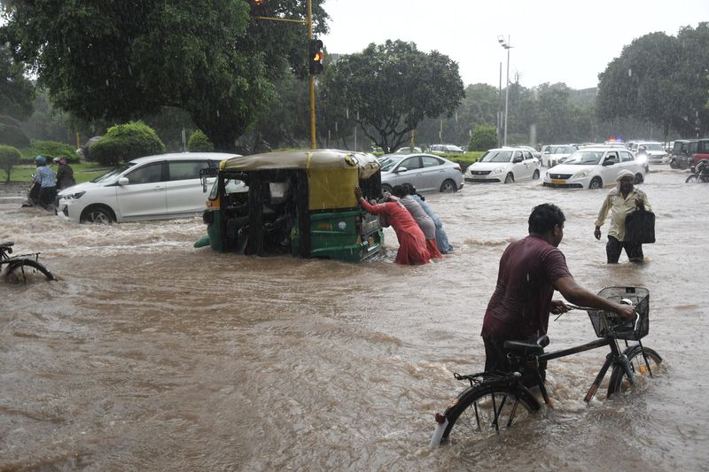 Chandigarh Rain update: ਸਿਟੀ ਬਿਊਟੀਫੁਲ ਚੰਡੀਗੜ੍ਹ ਵਿੱਚ ਮੀਂਹ ਜਾਰੀ