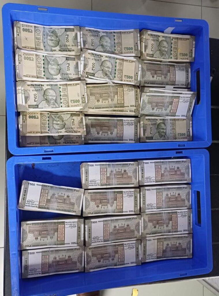 ਦਿੱਲੀ ਹਵਾਈ ਅੱਡੇ ’ਤੇ ਦੋ ਯਾਤਰੀਆਂ ਕੋਲੋਂ 68.53 ਲੱਖ ਦੀ ਬੇਹਿਸਾਬ ਨਕਦੀ ਬਰਾਮਦ
