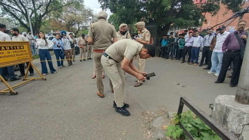 Chandigarh Schools Bomb Threat: ਚੰਡੀਗੜ੍ਹ ਦੇ ਸਕੂਲਾਂ ਨੂੰ ਫਿਰ ਮਿਲੀ ਬੰਬ ਨਾਲ ਉਡਾਉਣ ਦੀ ਧਮਕੀ