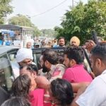 ਵਿਆਹ ਸਮਾਗਮ ਦੌਰਾਨ ਲਾੜੀ ਦੇ ਪਿਤਾ ਨੂੰ ਪੁਲੀਸ ਵੱਲੋਂ ਚੁੱਕਣ ਕਰਕੇ ਹੰਗਾਮਾ