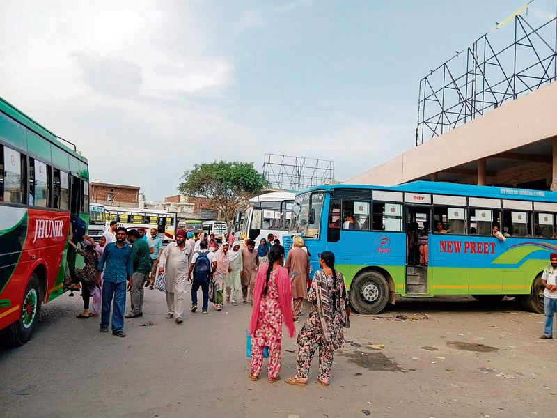 Strike: Punbus ਅਤੇ PRTC Contract Workers ਵੱਲੋਂ ਬੱਸਾਂ ਦਾ ਚੱਕਾ ਜਾਮ