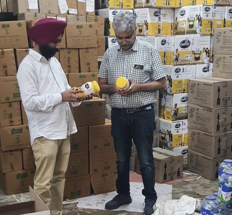 Food Safety Department Raid: 400 ਰੁਪਏ ਵਾਲਾ ਘਿਓ 700 ’ਚ ਵੇਚਣ ਦੀ ਸੀ ਤਿਆਰੀ; ਲੁਧਿਆਣਾ ਵਿੱਚ ਫੂਡ ਸੇਫ਼ਟੀ ਵਿਭਾਗ ਨੇ ਕੀਤੀ ਕਾਰਵਾਈ
