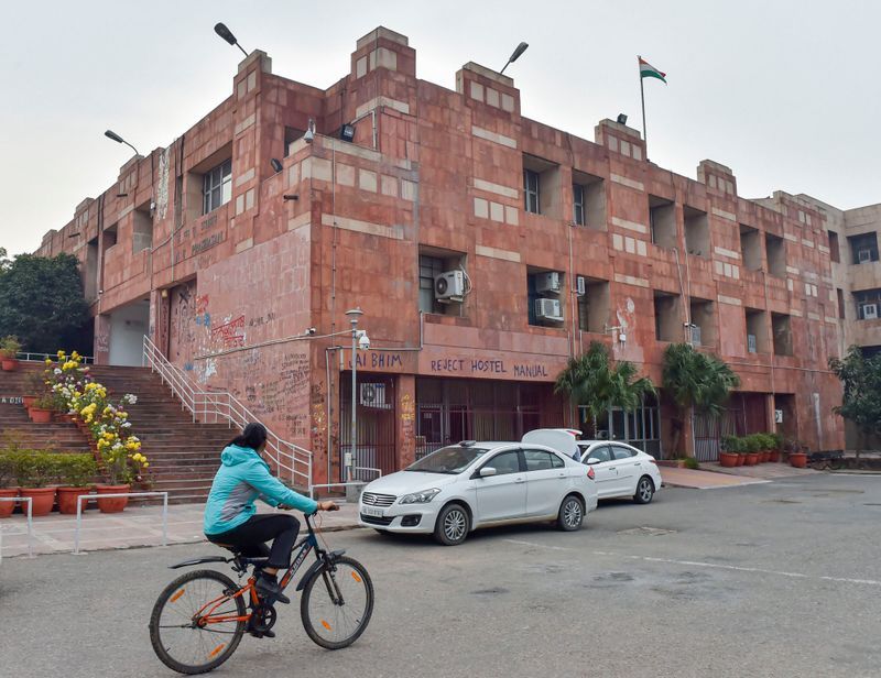 JNU ਦੀਆਂ 11 ਵਿਦਿਆਰਥਣਾਂ ਵੱਲੋਂ ਪ੍ਰੋਫ਼ੈਸਰ ਖ਼ਿਲਾਫ਼ ਜਿਨਸੀ ਸ਼ੋਸ਼ਣ ਦੀਆਂ ਸ਼ਿਕਾਇਤਾਂ ਦਰਜ; ICC ਦੀ ਜਾਂਚ ਜਾਰੀ