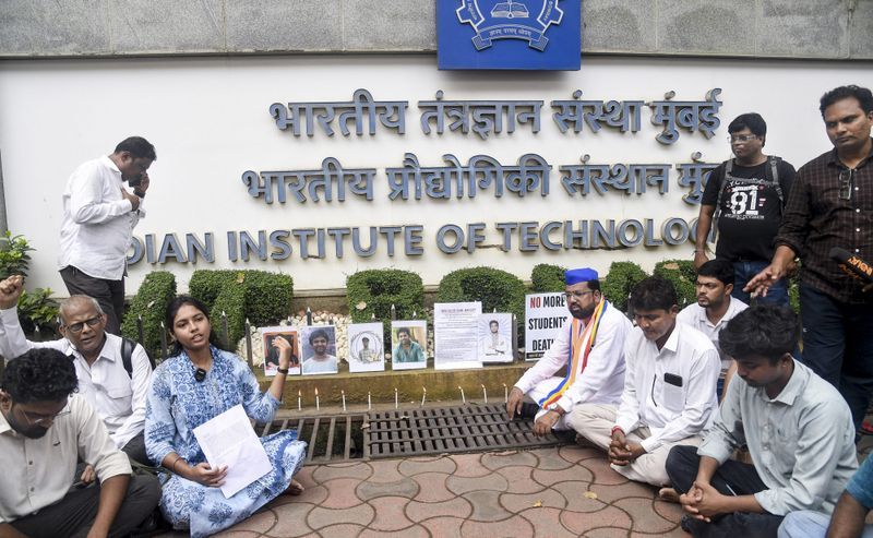 IIT Bombay : ਸਾਹਿਲ ਦੀ ਮੌਤ ਮਗਰੋਂ ਵਿਦਿਆਰਥੀਆਂ ਵੱਲੋਂ ਇਨਸਾਫ਼ ਦੀ ਮੰਗ; ਪ੍ਰਸ਼ਾਸਨਿਕ ਢਾਂਚੇ ’ਚ ਸੁਧਾਰ ਲਈ ਚੁੱਕੀ ਆਵਾਜ਼