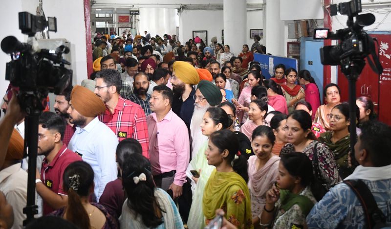 Punjab Employees Protest: ਮੁੱਖ ਸਕੱਤਰ ਨੇ ਯੂਨੀਅਨ ਆਗੂਆਂ ਨੂੰ ਗੱਲਬਾਤ ਲਈ ਸੱਦਿਆ, ਹੜਤਾਲ ਜਾਰੀ