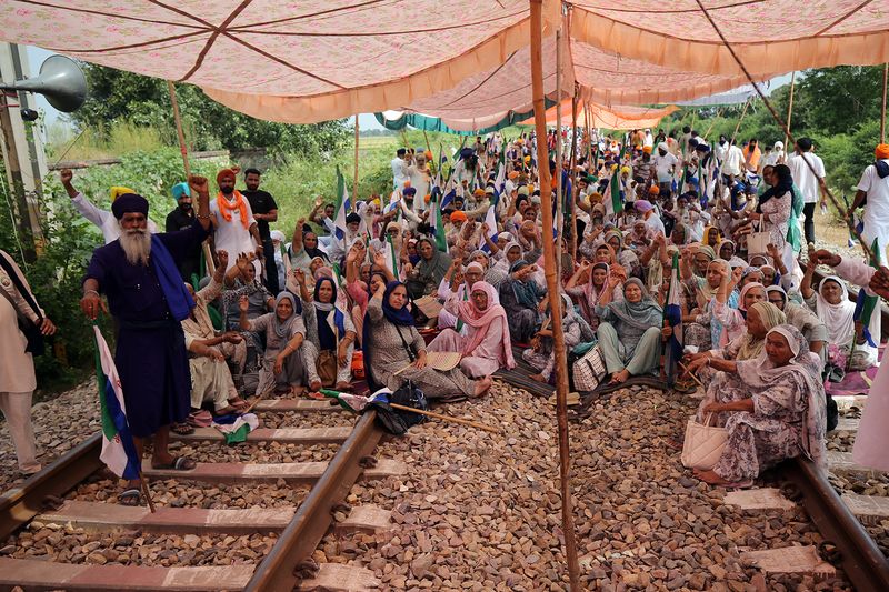 Punjab Train Blockade: ਕਿਸਾਨਾਂ ਦੇ ‘ਰੇਲ ਰੋਕੋ’ ਅੰਦੋਲਨ ਕਾਰਨ ਕਈ ਰੇਲ ਗੱਡੀਆਂ ਰੱਦ; ਕਈਆਂ ਦੇ ਰੂਟ ਬਦਲੇ