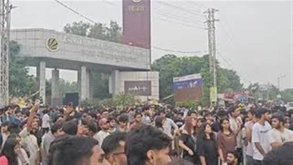 LPU ਹਿੰਸਾ…SIT ਨੇ 30 ਵਿਦਿਆਰਥੀਆਂ ਤੋਂ ਕੀਤੀ ਪੁੱਛਗਿੱਛ, ਕਿਸੇ ਨੂੰ ਪੀੜਤਾ ਦਾ ਨਾਂ ਪਤਾ ਨਹੀਂ; ਨਹੀਂ ਮਿਲੀ ਸ਼ਿਕਾਇਤਕਰਤਾ ਵਿਦਿਆਰਥਣ