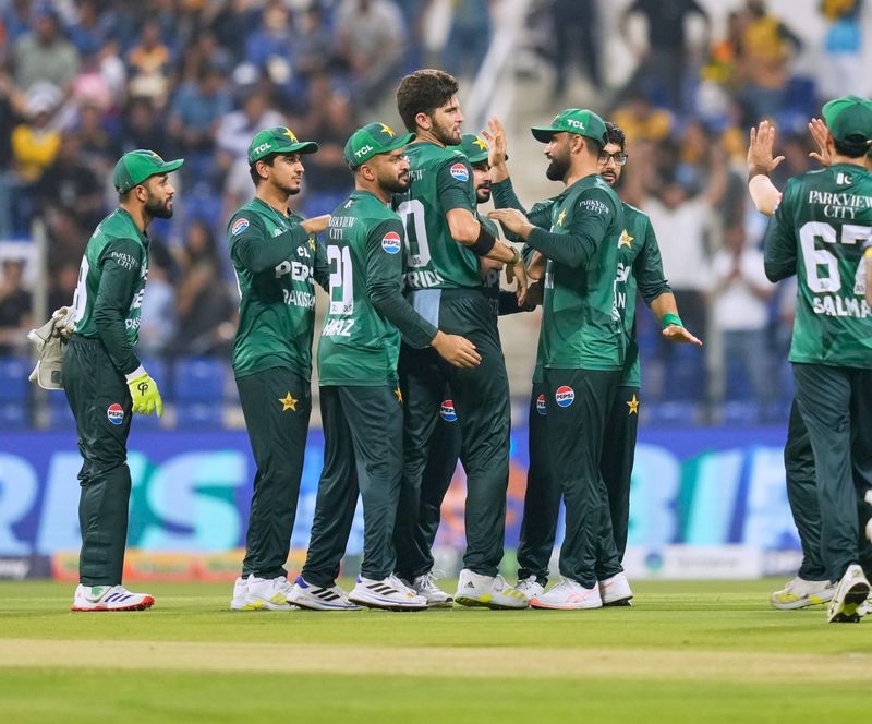 Pakistan England Test: ਇੰਗਲੈਂਡ ਖ਼ਿਲਾਫ਼ ਤੀਜੇ ਟੈਸਟ ਤੋਂ ਪਹਿਲਾਂ ਪਾਕਿਸਤਾਨ ਵੱਲੋਂ ਮੁੱਖ ਕੋਚ ਸਰਫ਼ਰਾਜ਼ ਅਤੇ ਸੱਤ ਖਿਡਾਰੀਆਂ ਦੀ ਛੁੱਟੀ