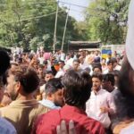 Punjab Police ASI ਸ਼ਰੇਆਮ ‘ਚਿੱਟਾ’ ਪੀਂਦਾ ਕਾਬੂ !; ਲੋਕਾਂ ਨੇ ਘੇਰ ਕੇ ਕੀਤਾ ਹੰਗਾਮਾ